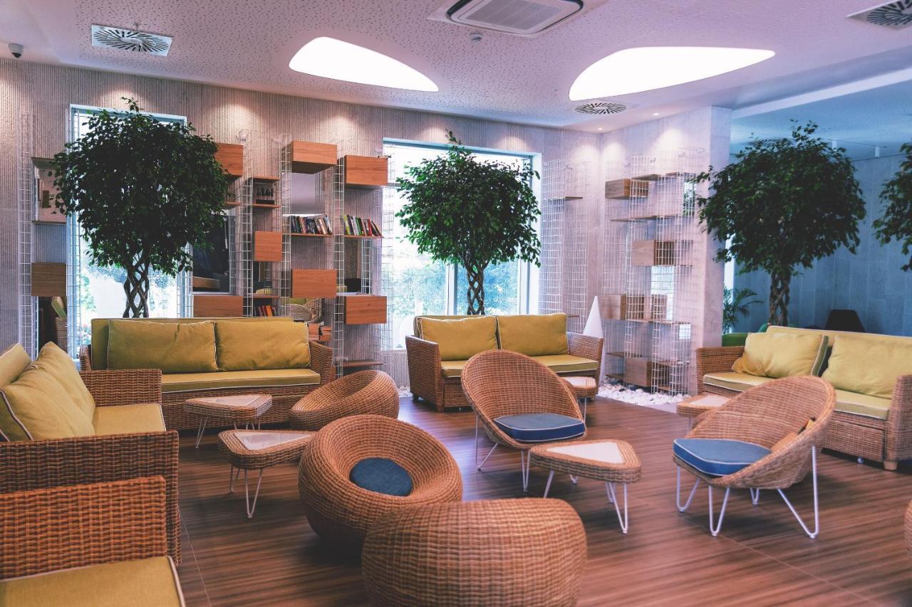 Carine Hotel Kumbor Superior Herceg Novi Exteriör bild