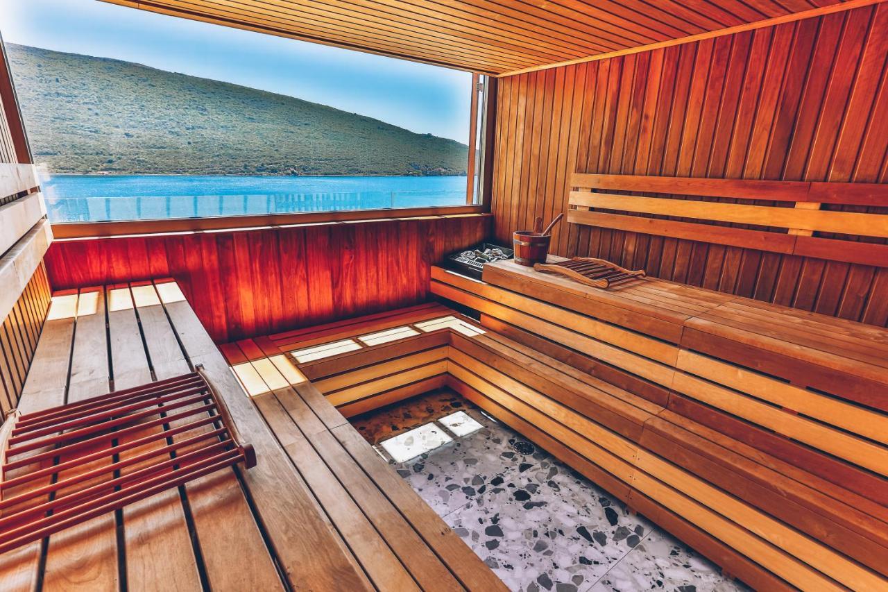 Carine Hotel Kumbor Superior Herceg Novi Exteriör bild