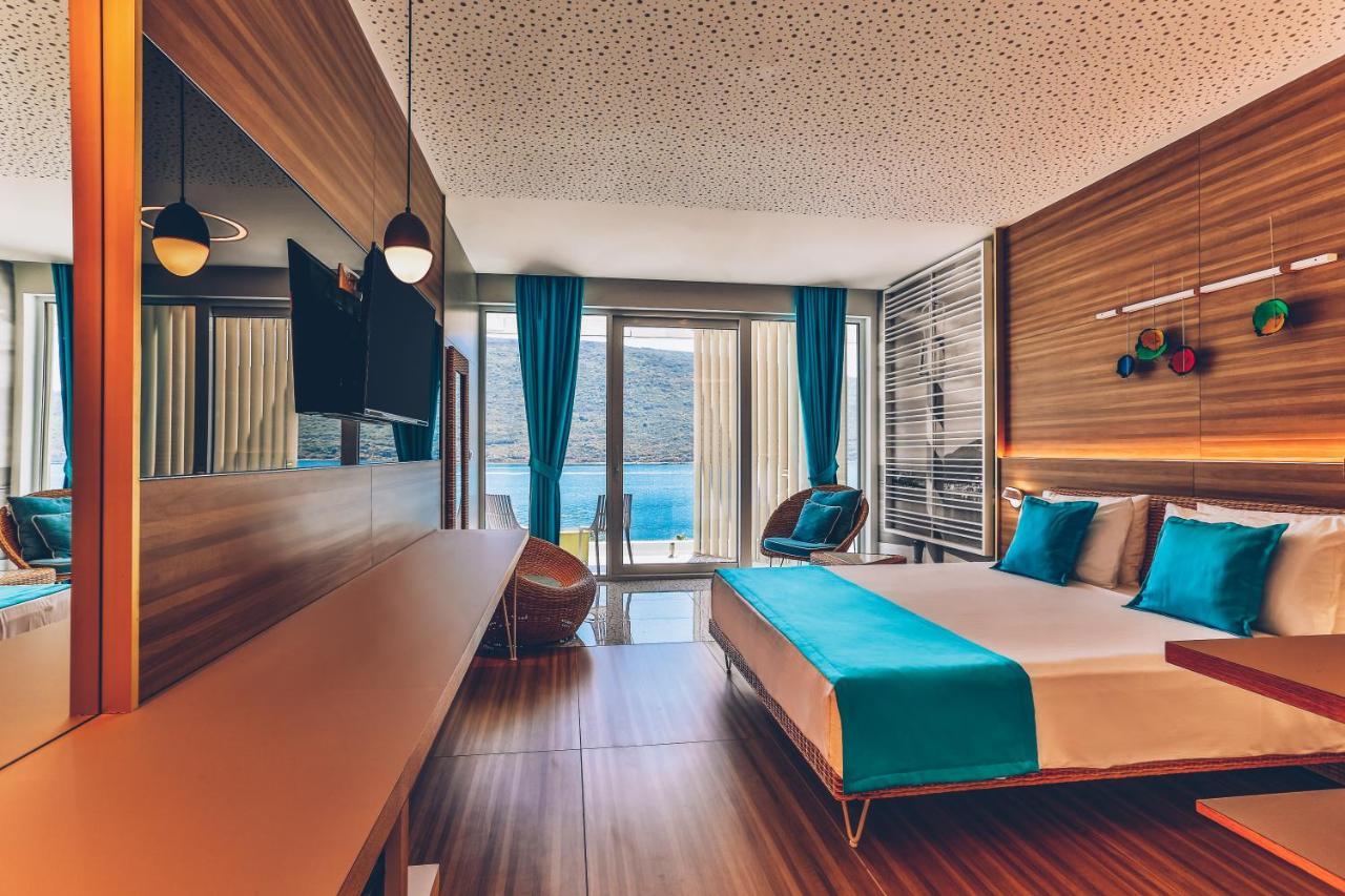 Carine Hotel Kumbor Superior Herceg Novi Exteriör bild