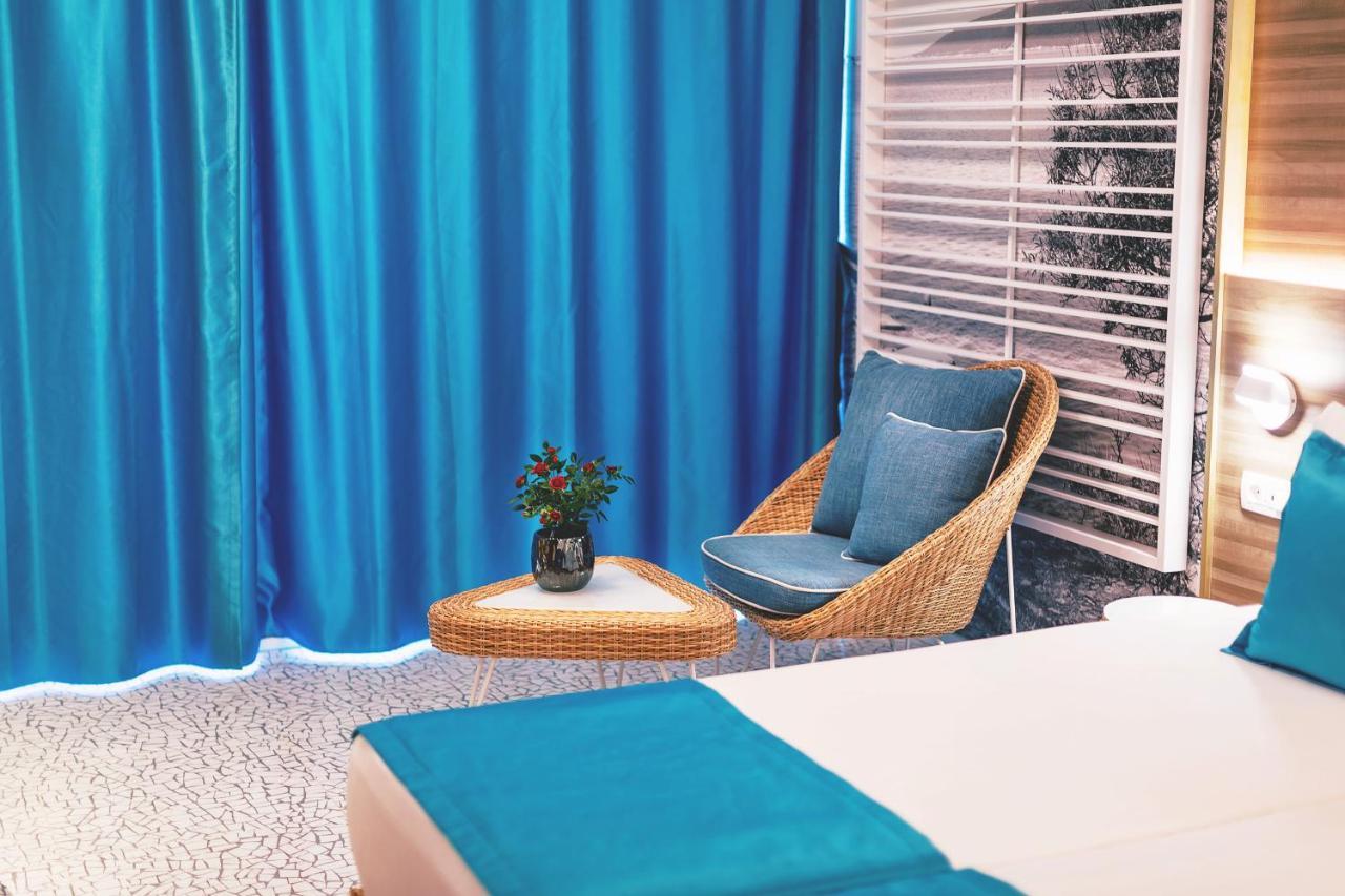 Carine Hotel Kumbor Superior Herceg Novi Exteriör bild