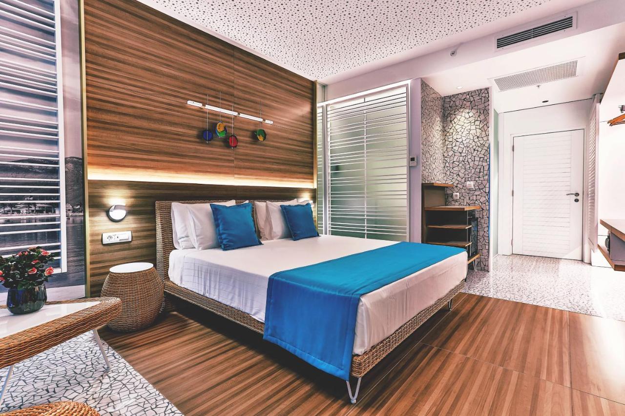 Carine Hotel Kumbor Superior Herceg Novi Exteriör bild