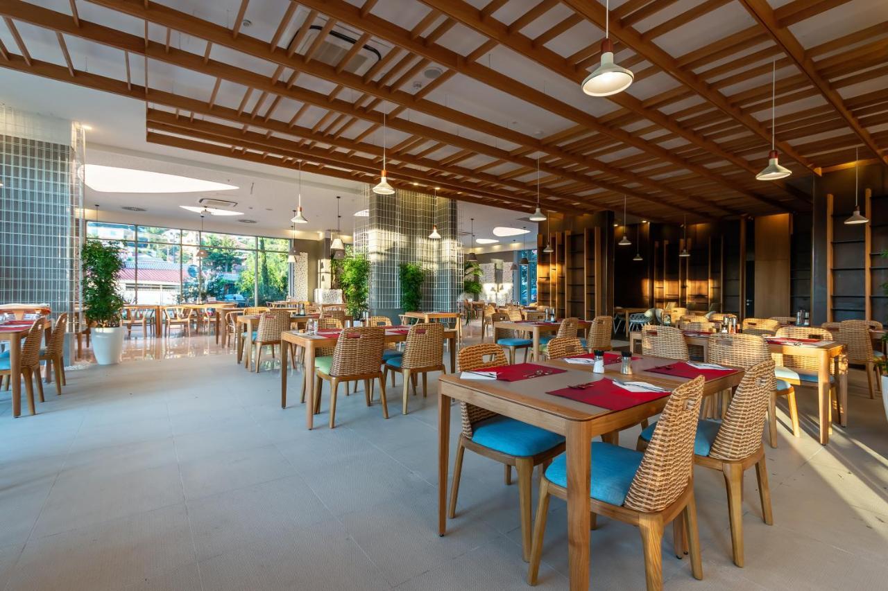 Carine Hotel Kumbor Superior Herceg Novi Exteriör bild