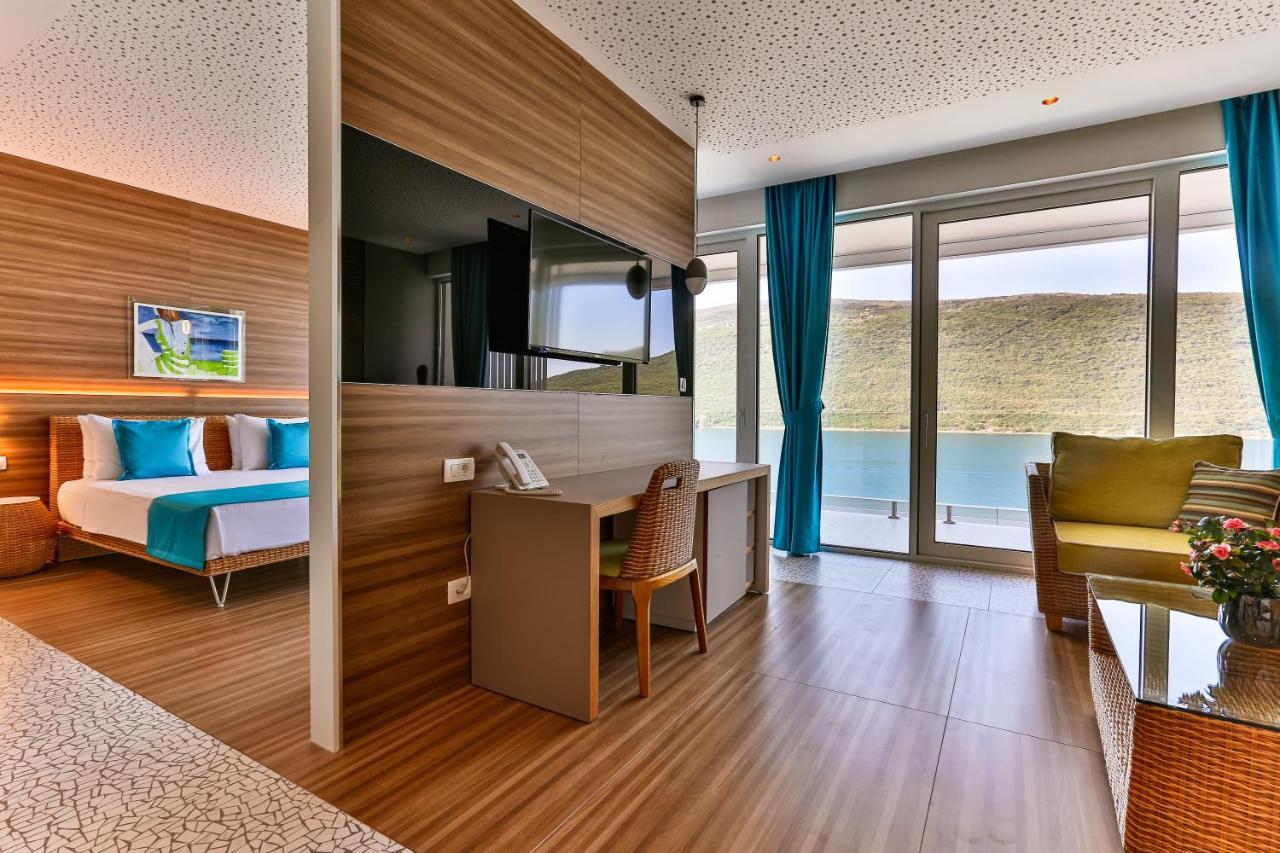 Carine Hotel Kumbor Superior Herceg Novi Exteriör bild